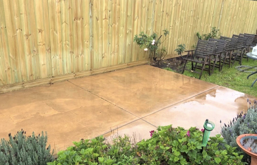 Clean concrete surfaces